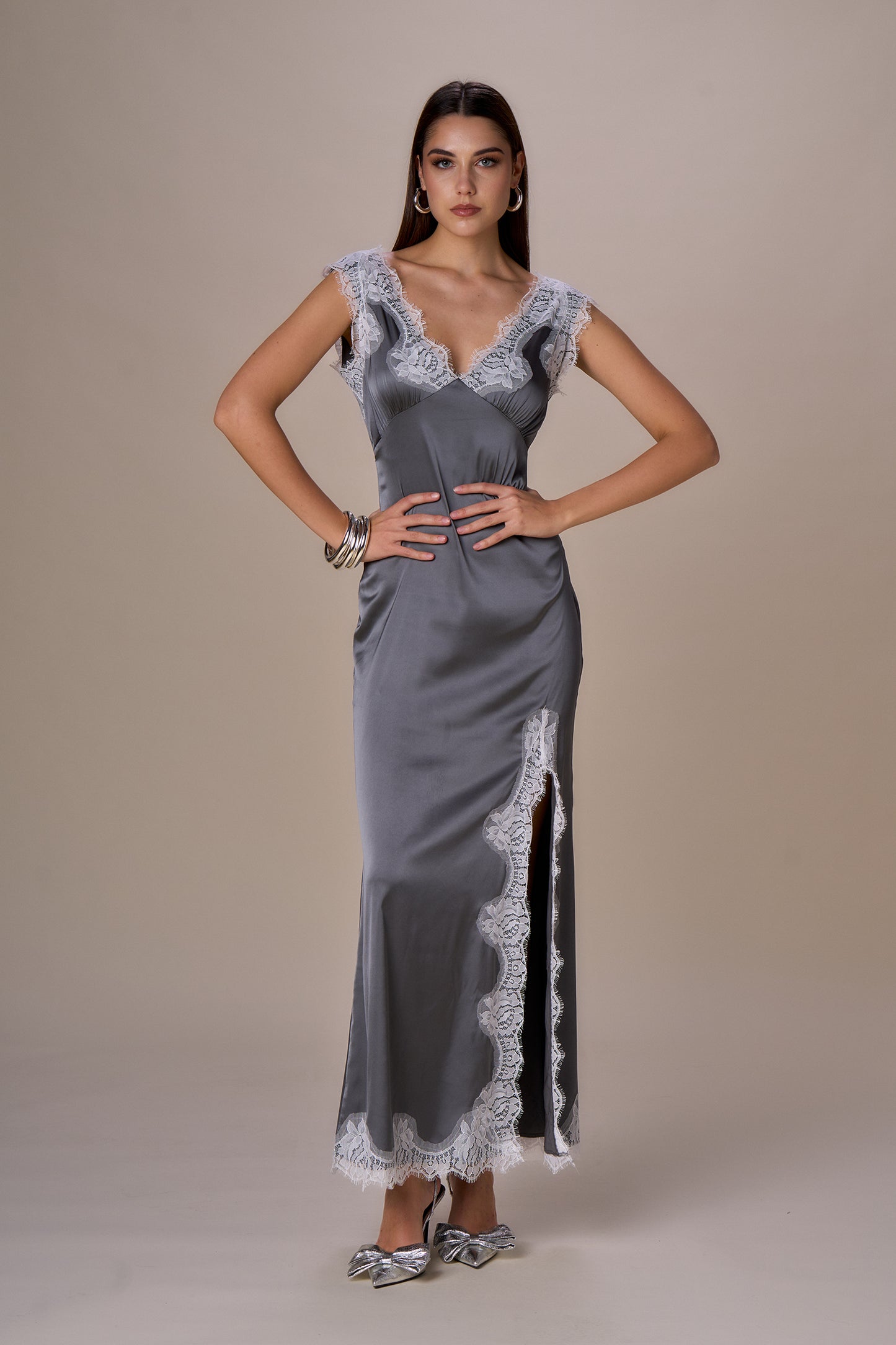 Robe en satin dentelle contrastée ELISE - gris blanc