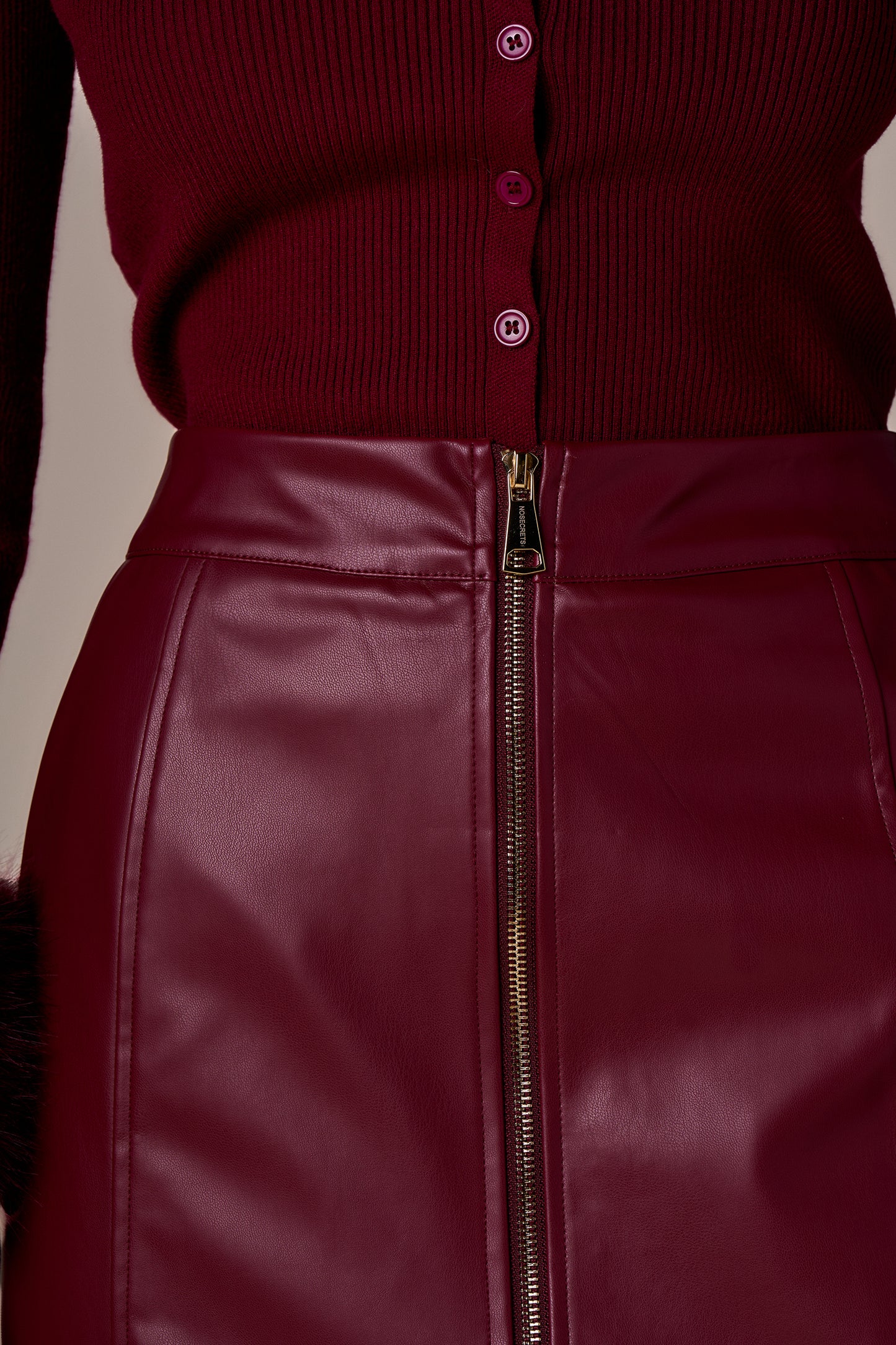 Jupe en similicuir RONY - cerise