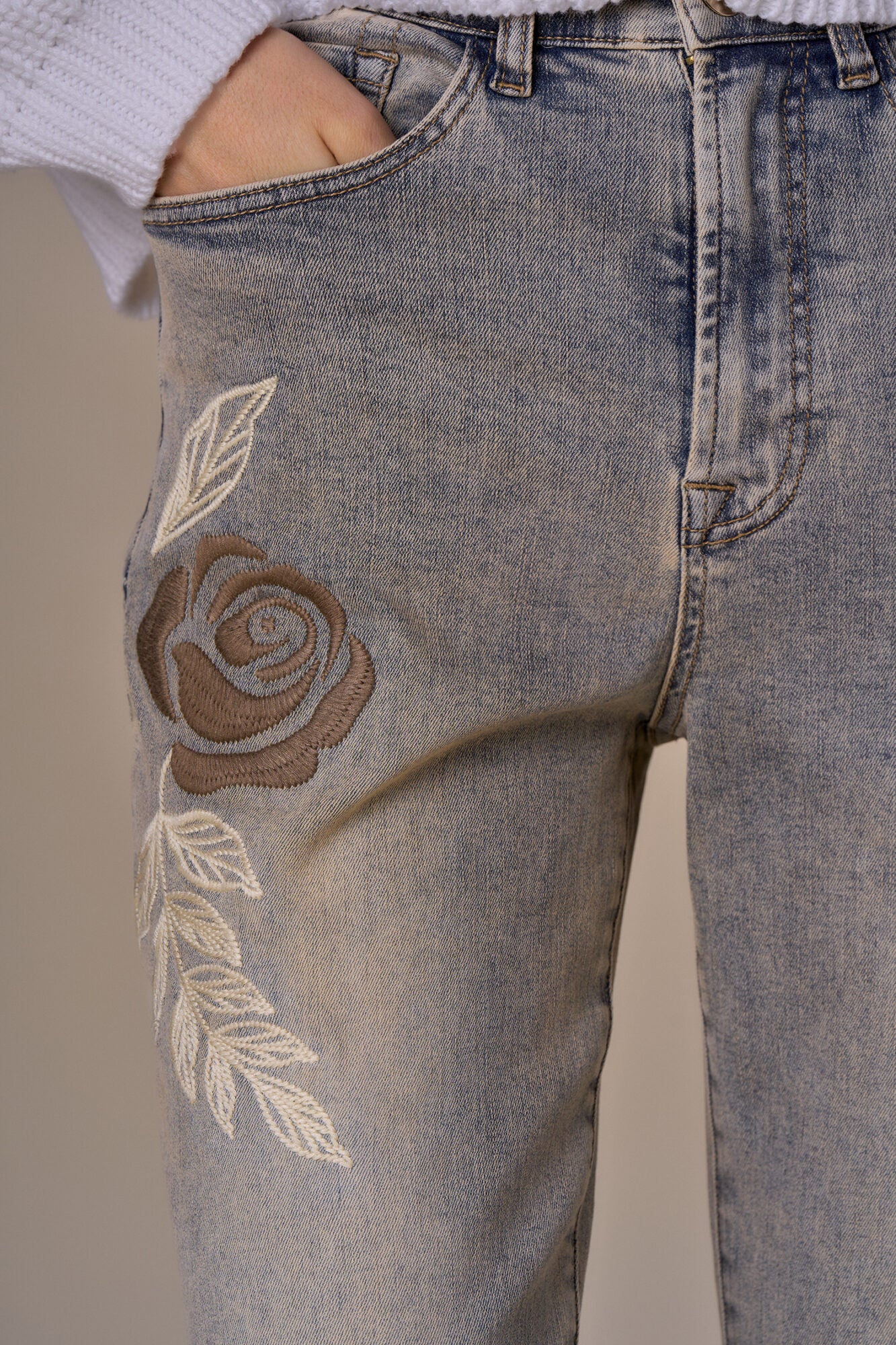 Jeans brodé NORA - gris