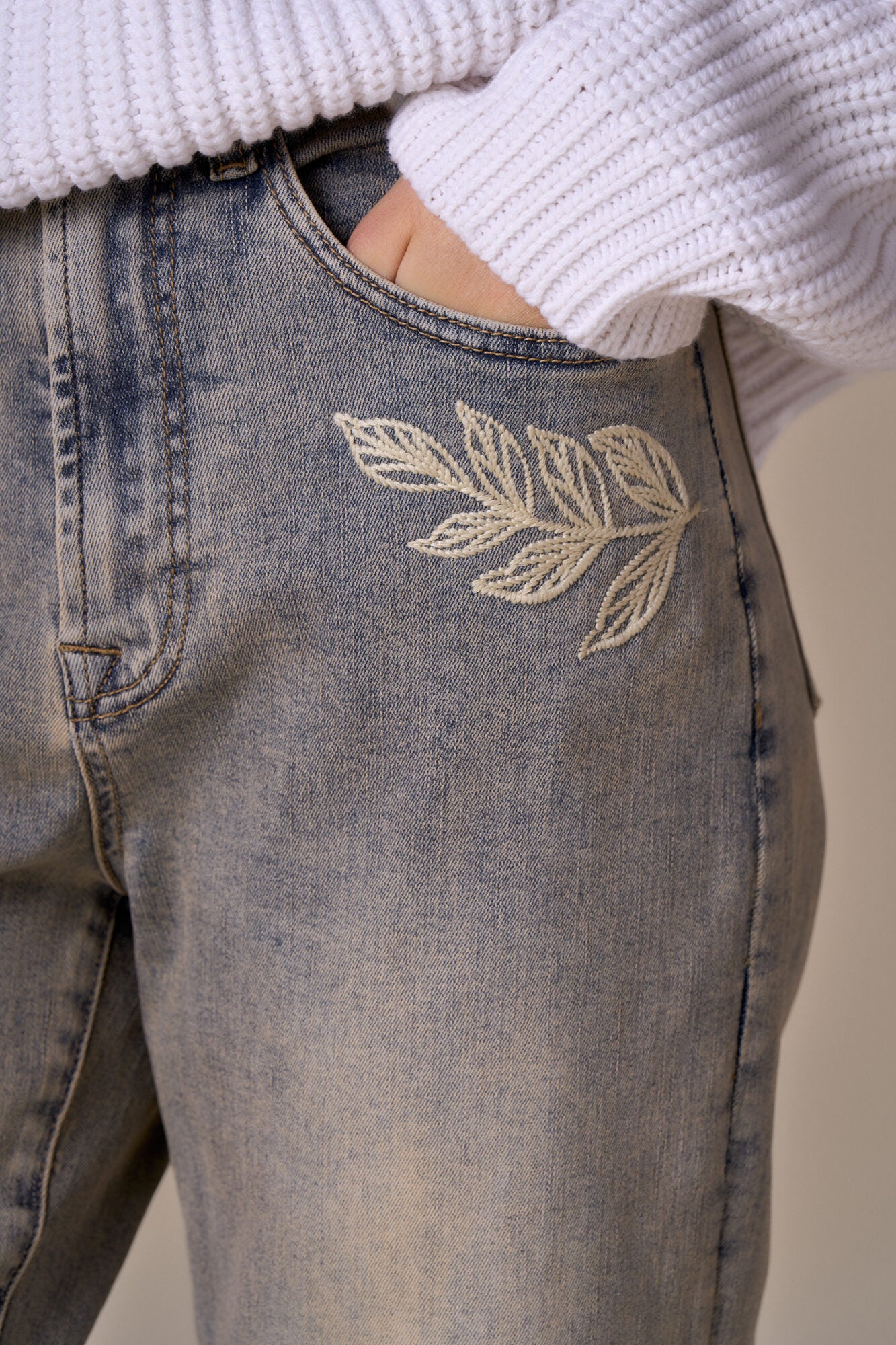 Jeans brodé NORA - gris