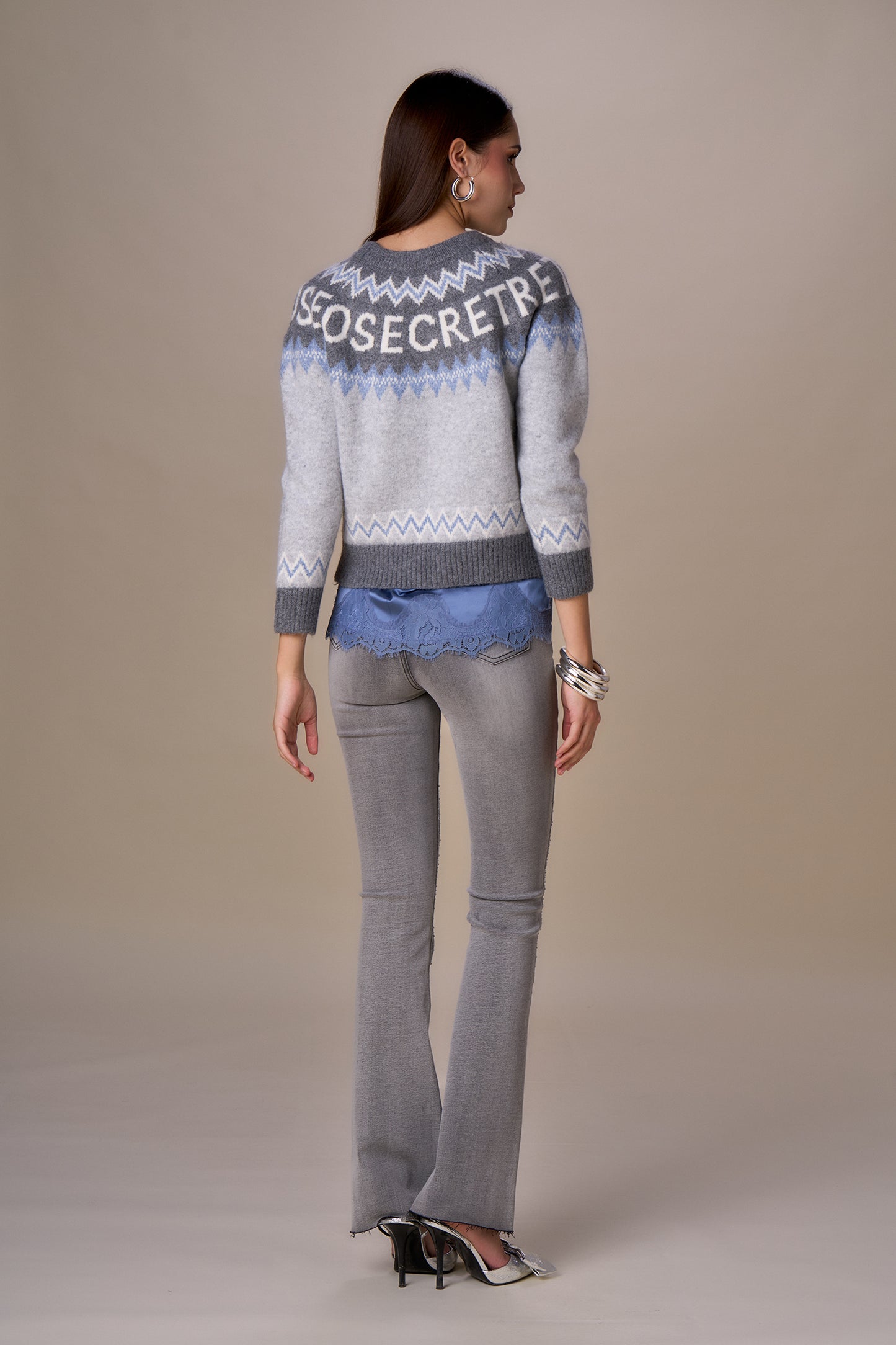 Pull inscription NO SECRETS - gris