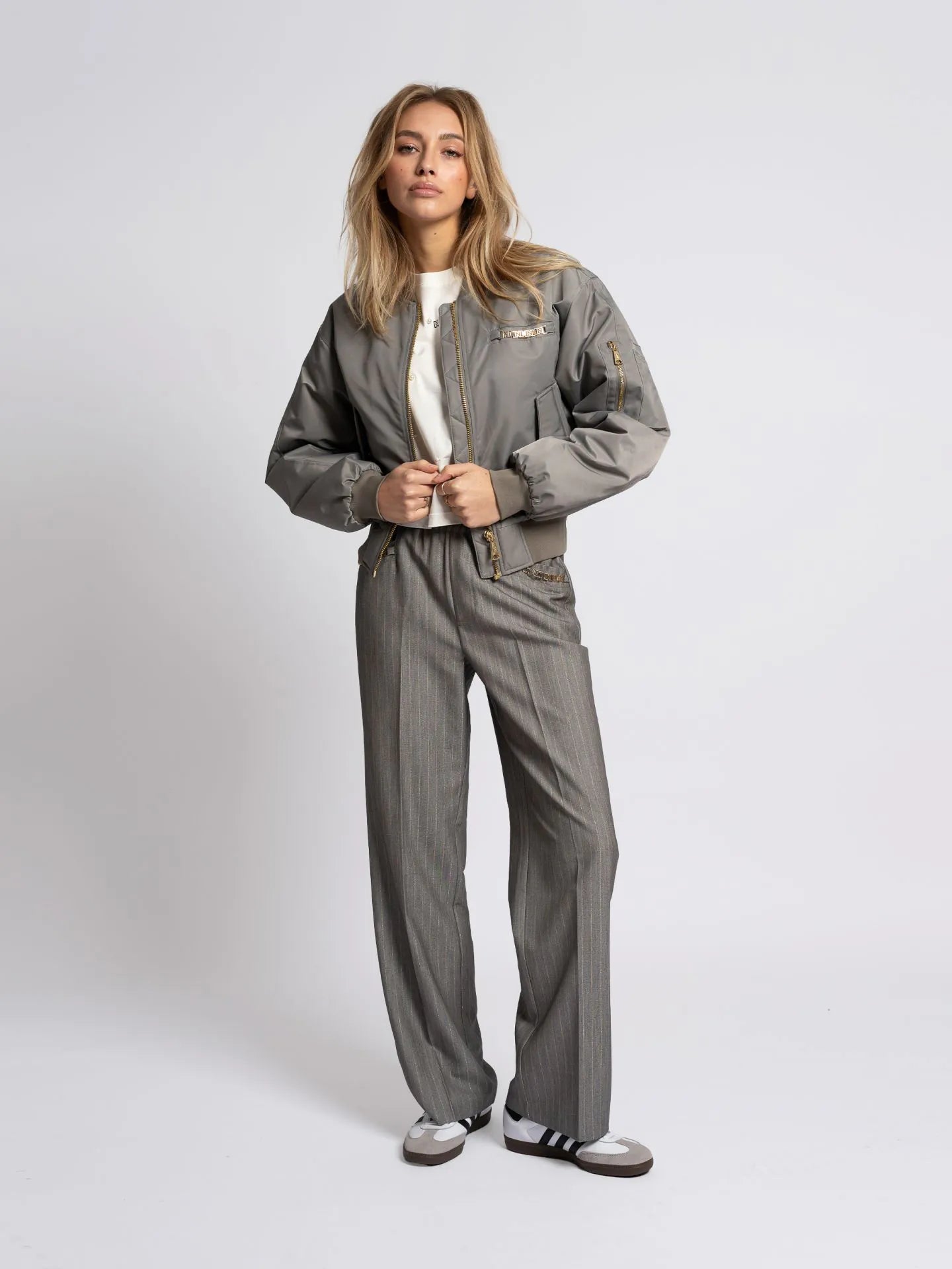 Pantalon rayé avec détails de chaîne LUBLIN - gris