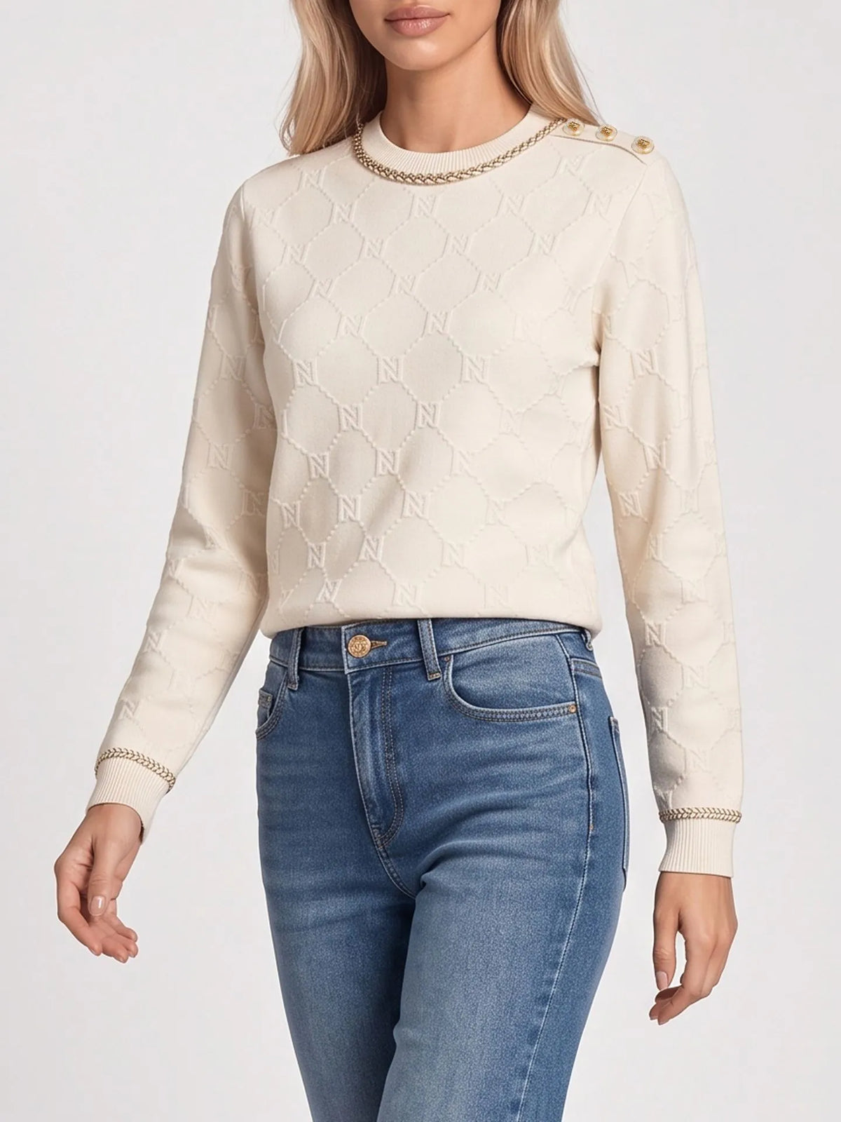 Pull tricoté avec un motif jacquard sur toute la surface AVANI - Blanc crème