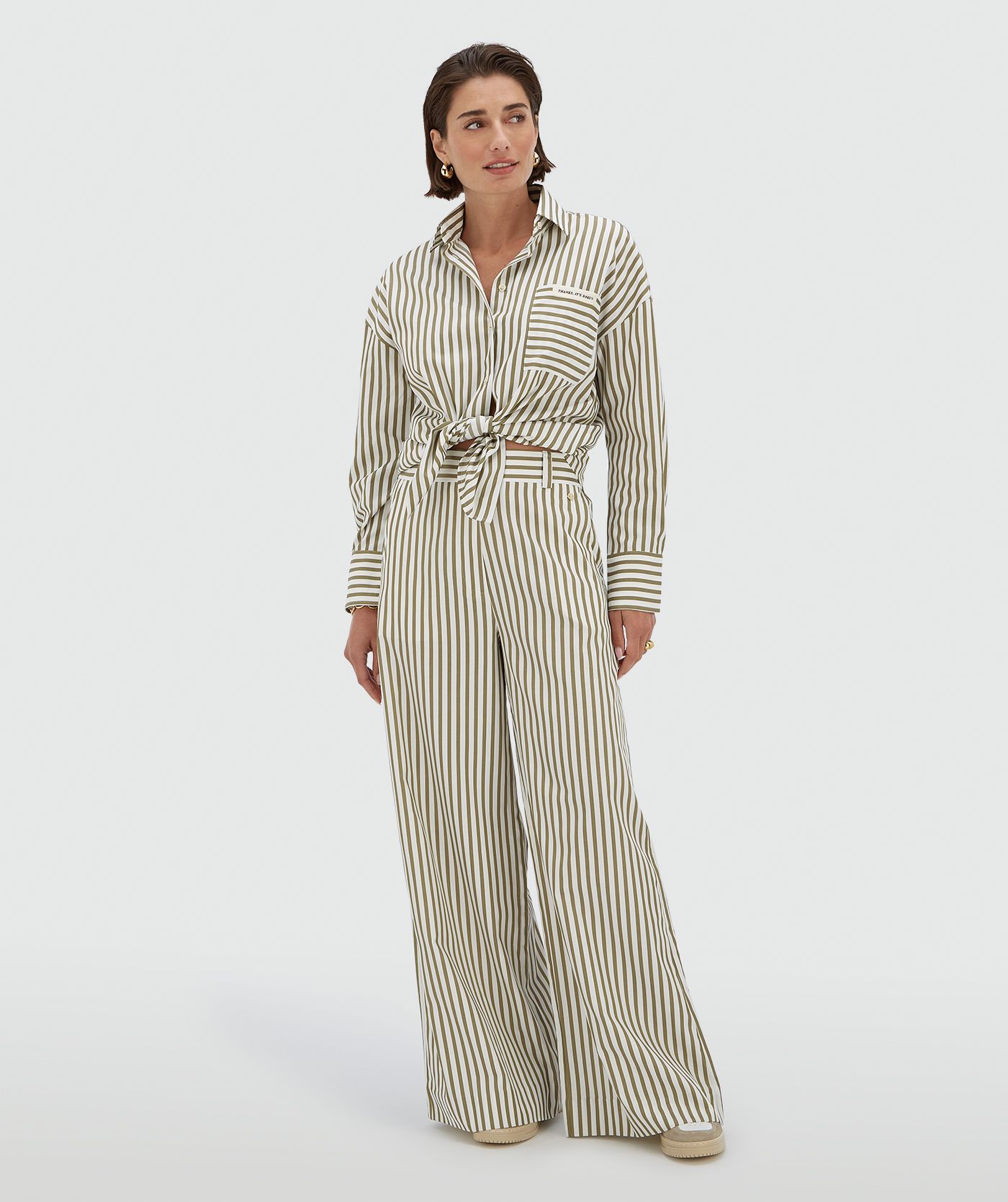Pantalon taille mi-haute à jambes larges ODESSA - pistache foncé et écru clair