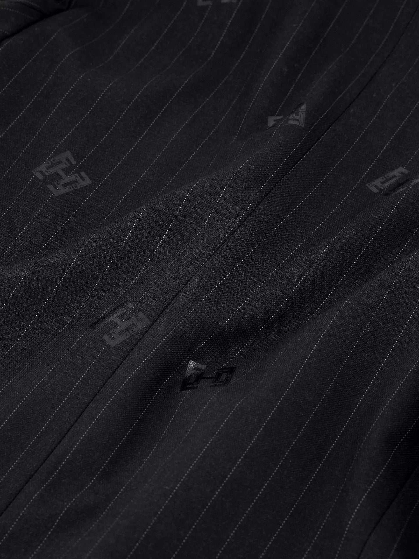 Blazer à fines rayures avec logos JORDEN - noir