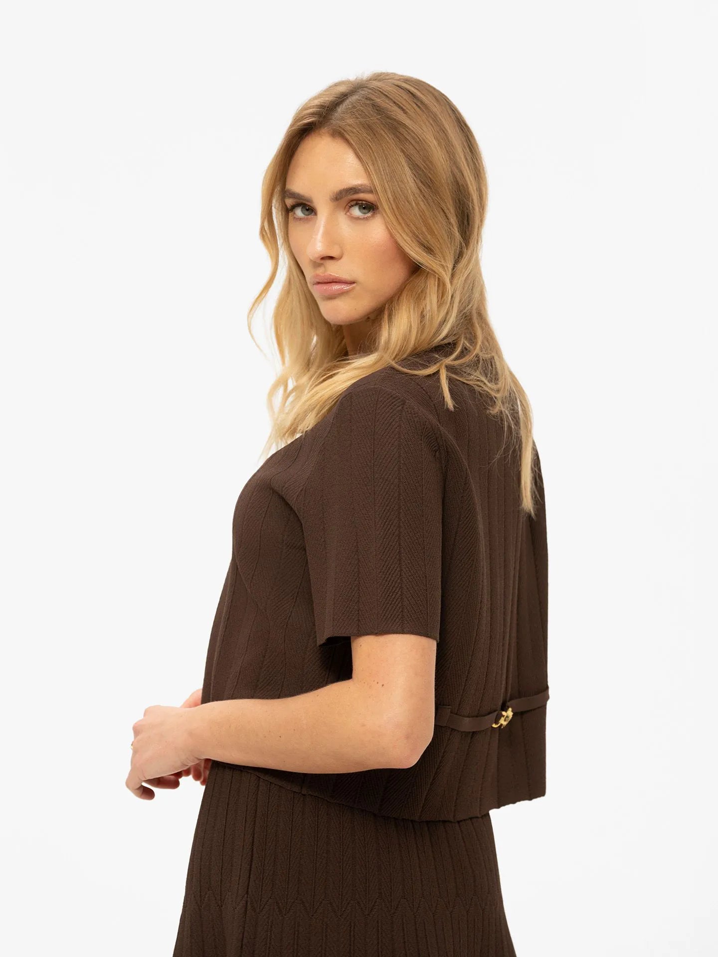 Haut avec détails du logo MAIYA - brun