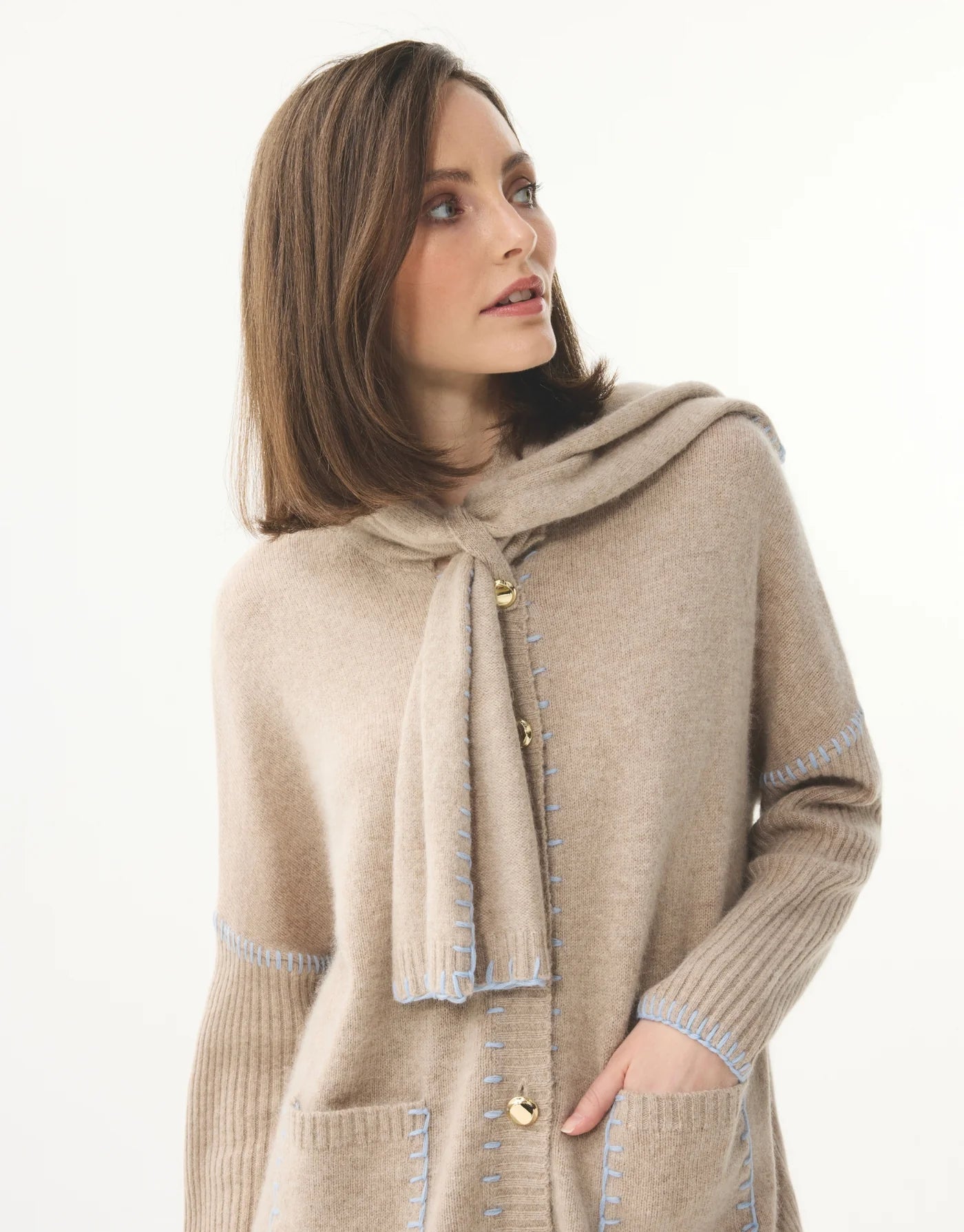 Cardigan beige à surpiqûres contrastées DORY - beige bleue